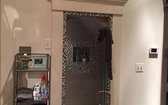 John Thomas Bed and Bath