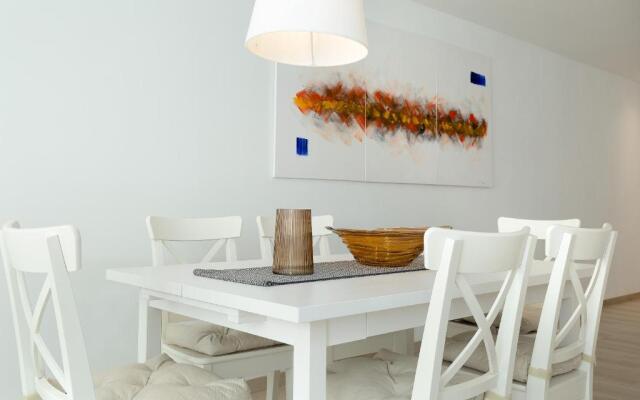 V008 - ESTRELLA DE RELJA - Roses