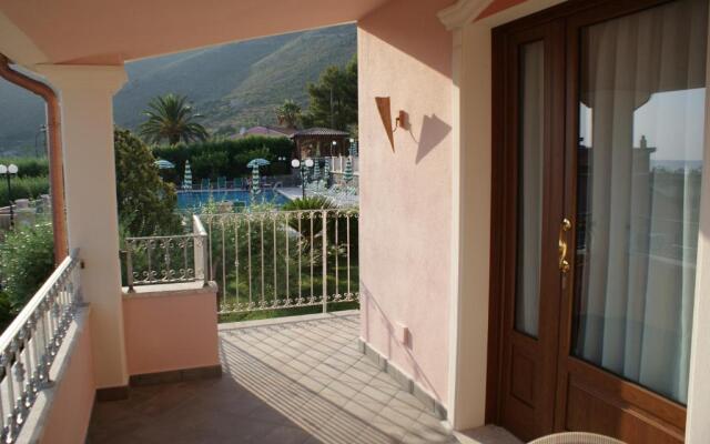 Hotel Ristorante Borgo La Tana