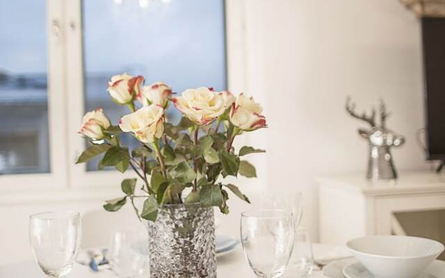 Crystal Suites 1