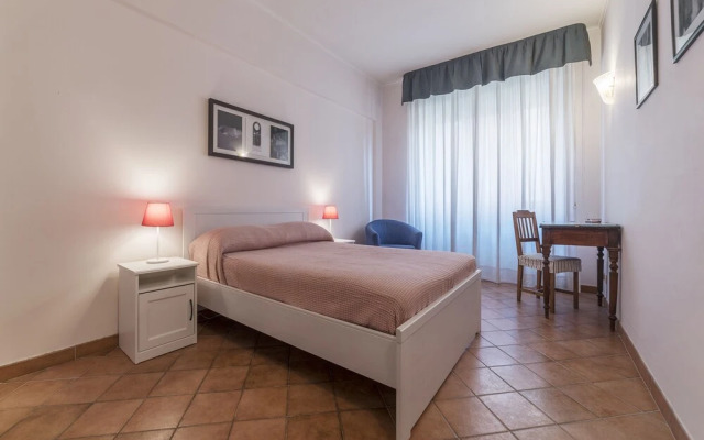 San Lorenzo Roomy Apartment