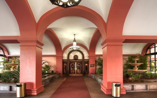 Alexander 1208 - 2 Br Apts