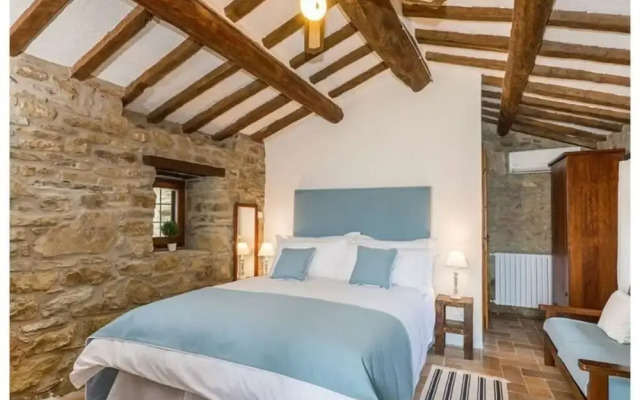 Villa Rinaldo Comfortable Holiday Residence