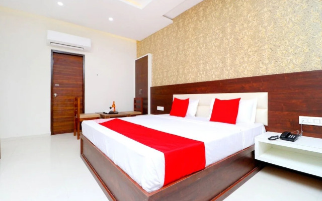 Hotel Dreamland by OYO Rooms