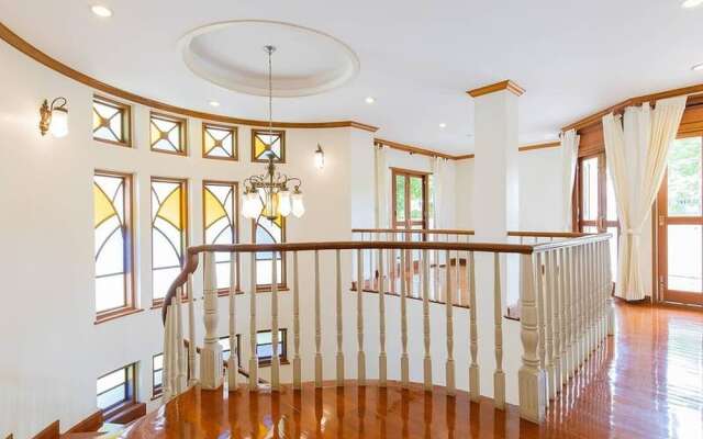Royal Riverside Villa Chao Phraya View Suite