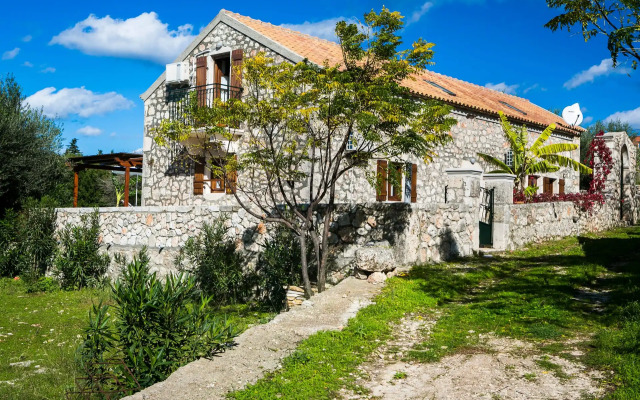 Tettix Summer House