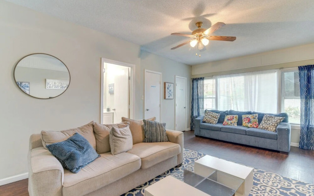 Walk to Beach: Galveston Vacation Rental!