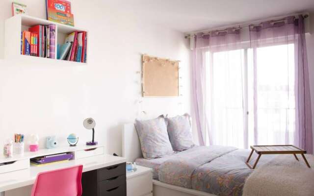2 Bedroom Apartment With Balcony Near Eiffel Tower and Invalides