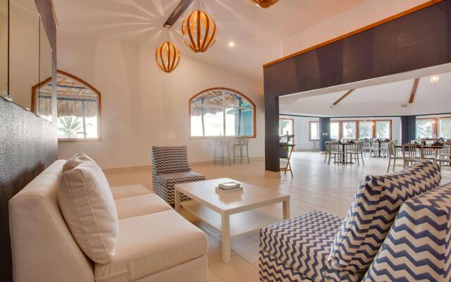 Costa Blu Beach Resort Trademark Collection