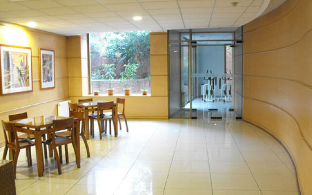 Seven Apart Hotel