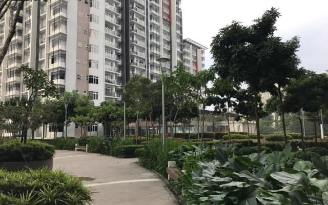 SINGGAH Putrajaya - 3BR with Pool and KL View, Fully AC, HS WIFI