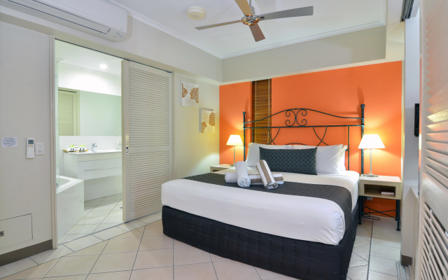 Le Cher Du Monde – Guest Rooms – Port Douglas