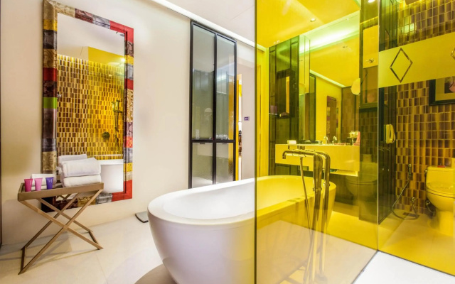B Business  & Spa