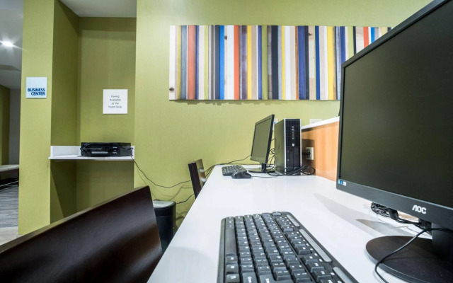 Holiday Inn Express & Suites Kingston-Ulster