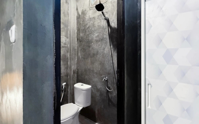 Urbanview Hotel Syariah Keys Banjarmasin by RedDoorz – Bathroom – Banjarmasin