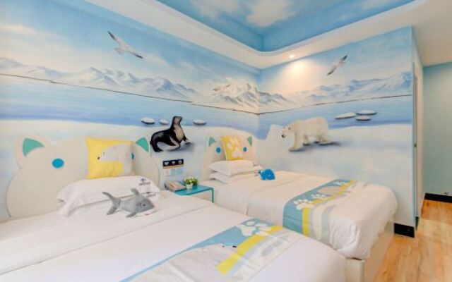 Andersen Theme Apartment