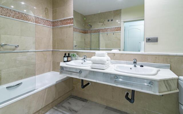 FA - Fabulous Apartment with in and outdoor Pool