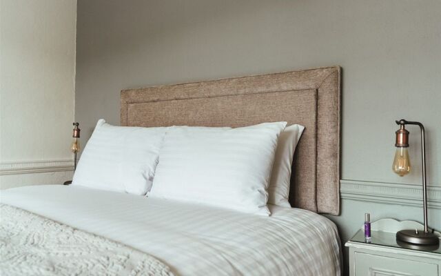 The Falcon Painswick