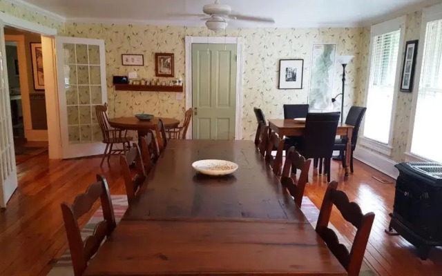 Hummingbird Inn