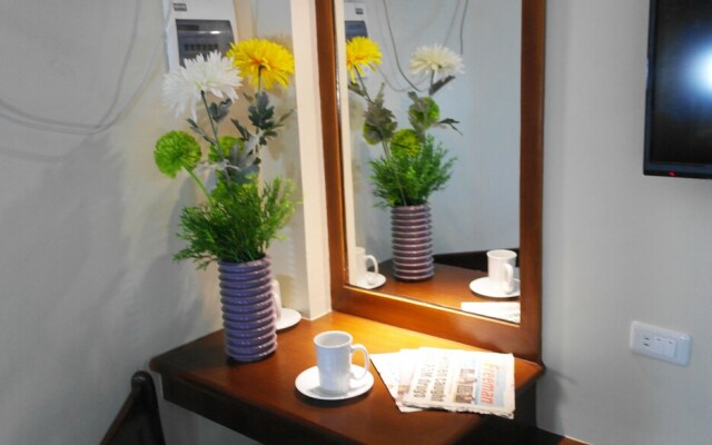 Sea Breeze Hotel