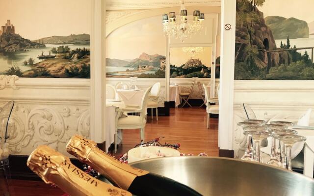 LUXa Charmhouse Hotel