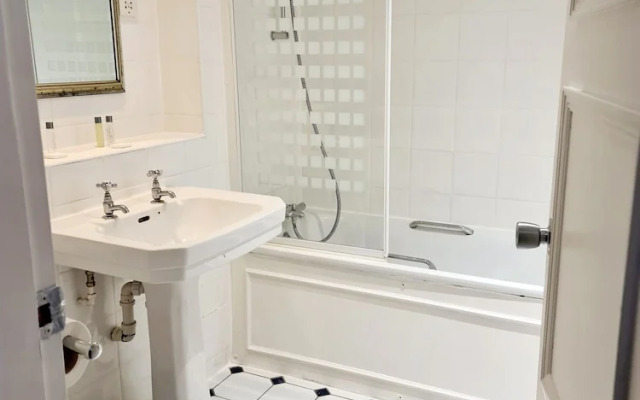 Mercure Birmingham North Barons Court Hotel