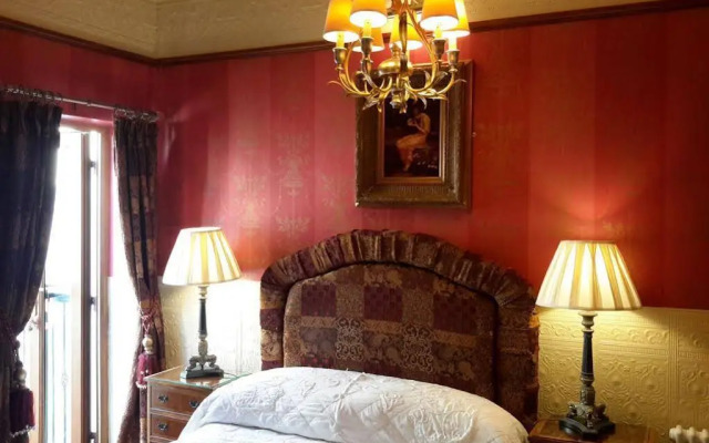 The Lonsdale Hotel
