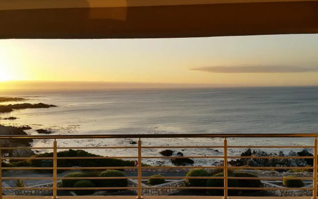 Holiday Home A104 Whale Cove