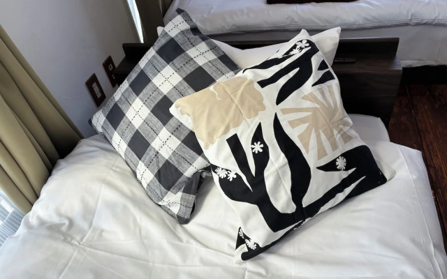 Dream Terrace One Casa Dali – Guest Rooms – Tokyo