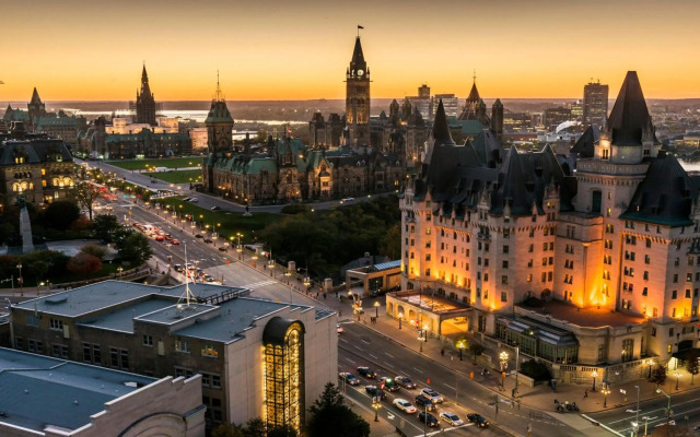 Holiday Inn Ottawa Dwtn - Parliament Hill by IHG