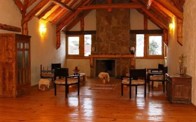 Ruca Pehuen Eco-Lodge De Montaña