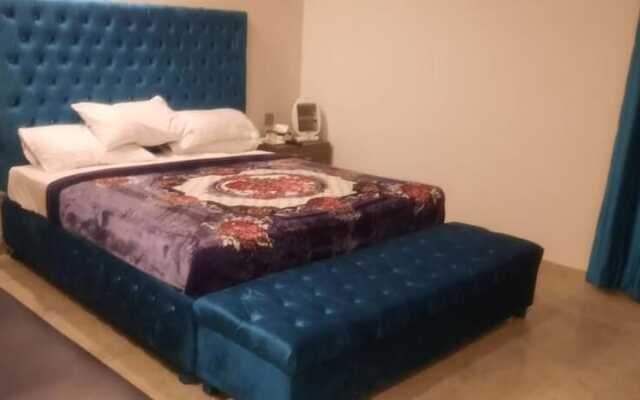 Hotel Day In Emporium