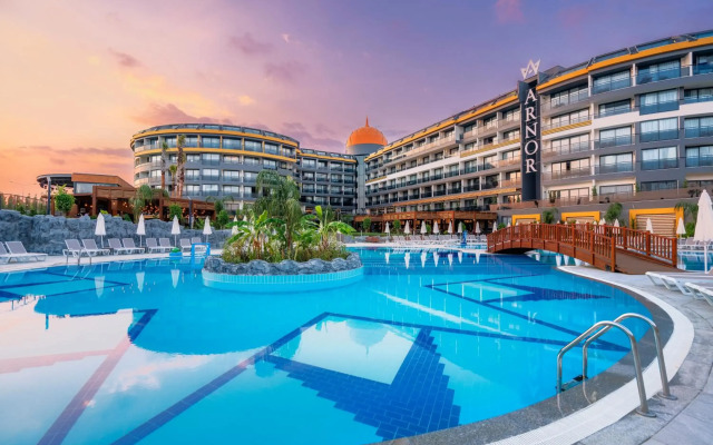 Arnor De Luxe Hotel