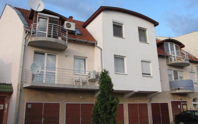 Zoli Apartmanok-Balcony Kölcsey 32