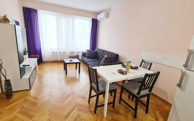 Lovely City Center 1BD, 1BT Apartment