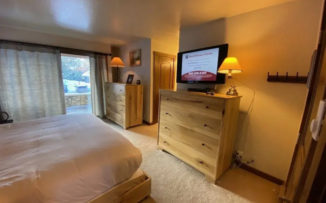 Snow Creek 1551 - Ski-in/ski-out + Pool & Hot Tub