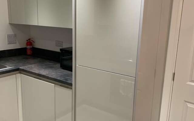 Pristine 3-bed House in Grays