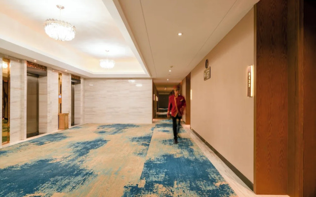 Donghu Resort Hotel