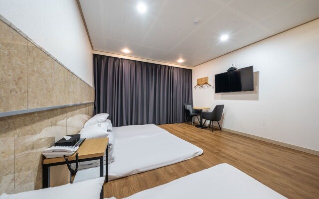 Incheon (Wolmido) Grand Suite Hotel