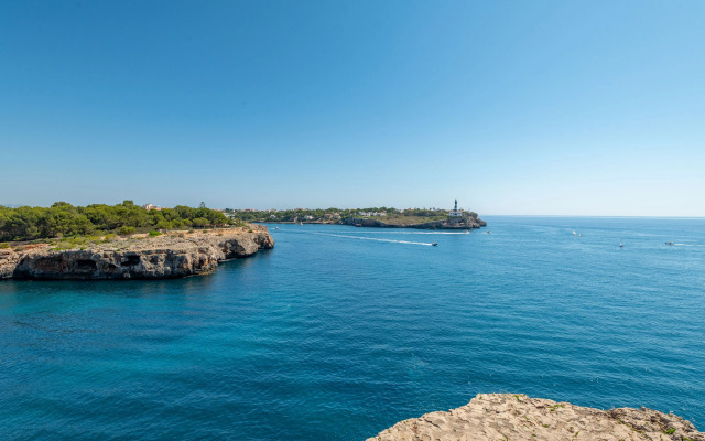 Orange Colom Seaside Apartments