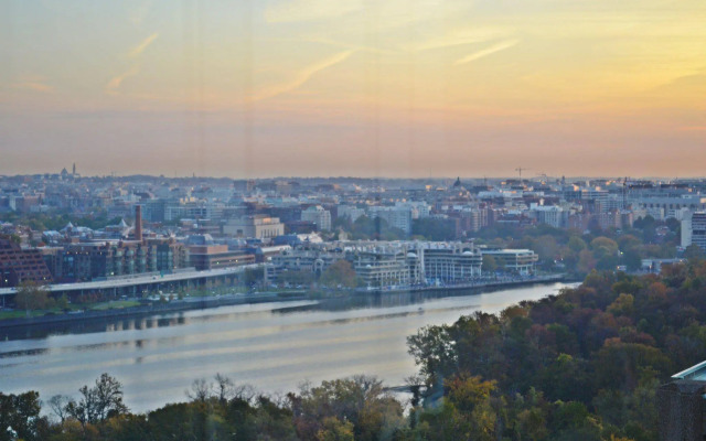 Hilton Arlington Rosslyn The Key