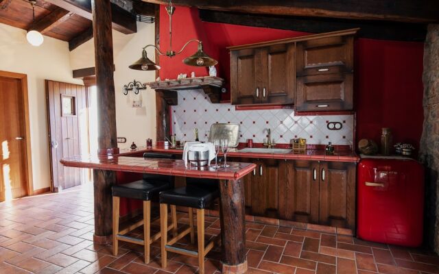 Masia Can Viver - Olive oil tourism B&B
