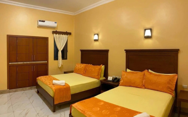 Hostal California Inn