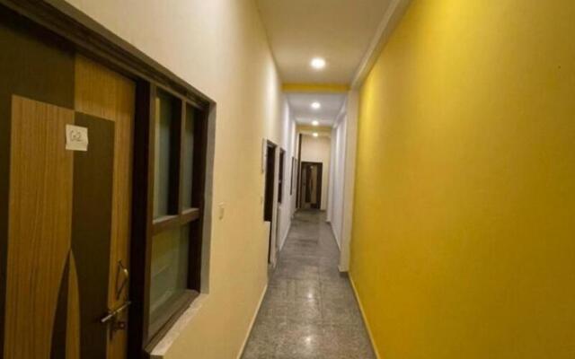 SPOT ON 80928 Ak Residency