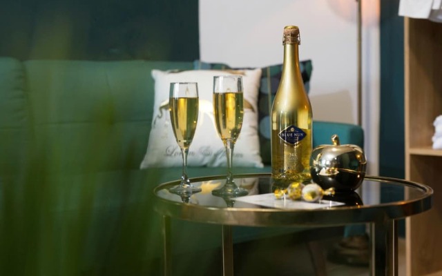 La Finca Luxury Suites Hotel