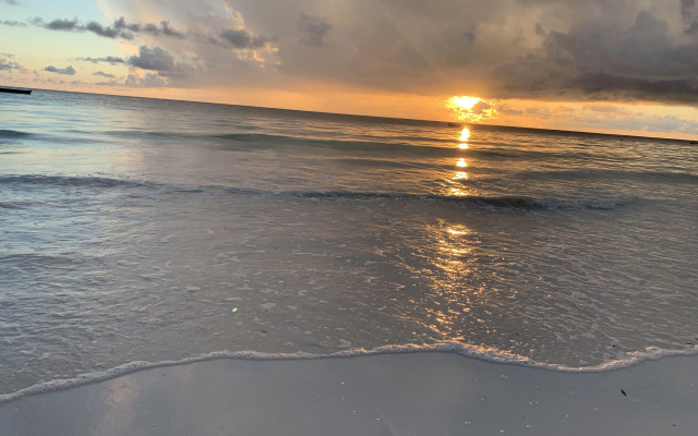 African Paradise Beach Hotel