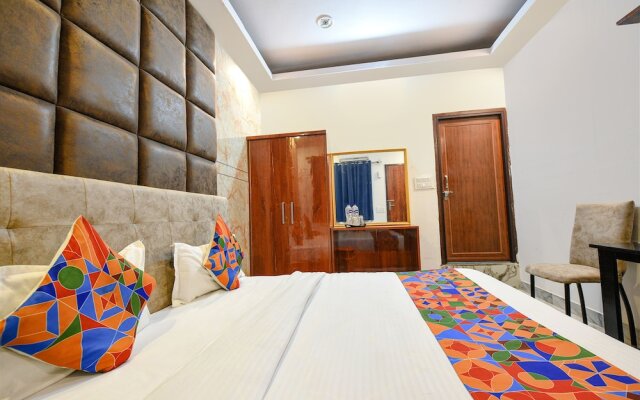 Fabhotel Ice Berg