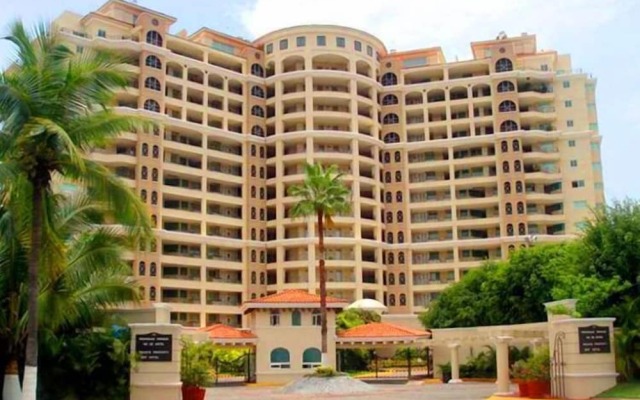 Residence B.ViewGrand 4BR by Villas HK28