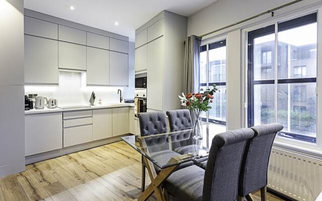 Gorgeous Roehampton Flat