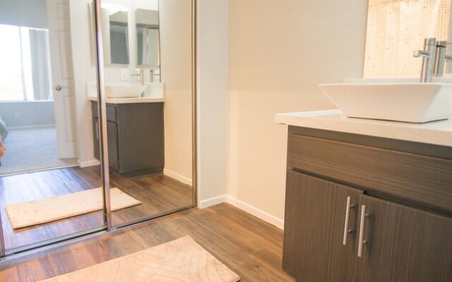 Prime Location Westwood Apartment 409w